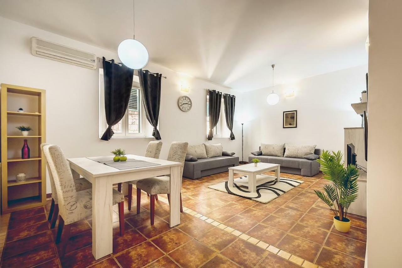 קוטור Old Town Experience Apartment מראה חיצוני תמונה